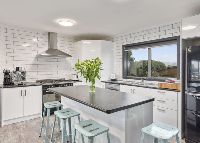  at 10 Sylvia Way, Te Horo Beach