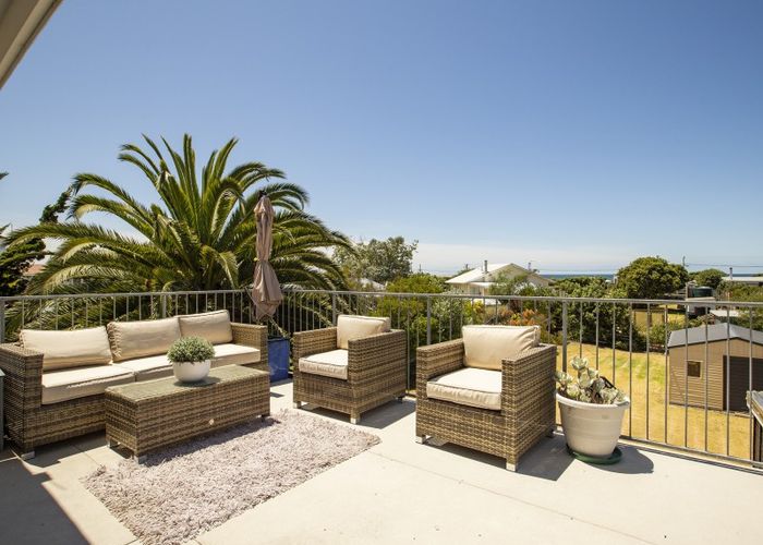  at 57 Pinedale Crescent, Riversdale Beach