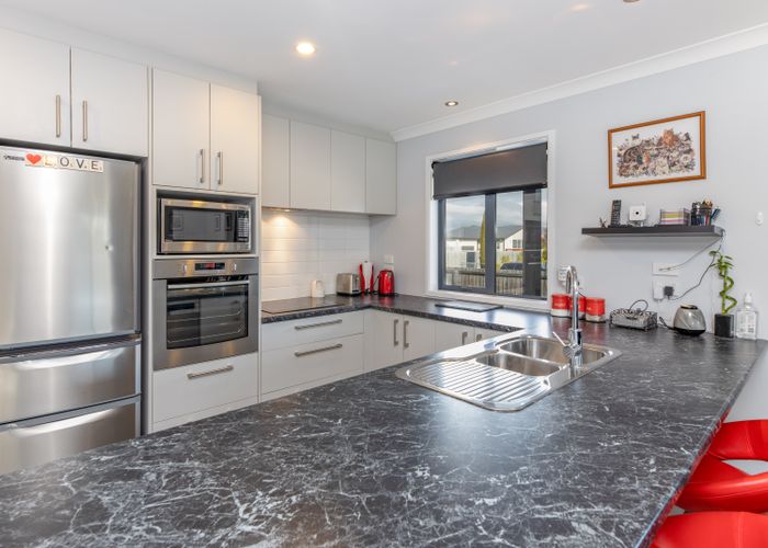  at 76 Avondale Road, Avondale, Christchurch