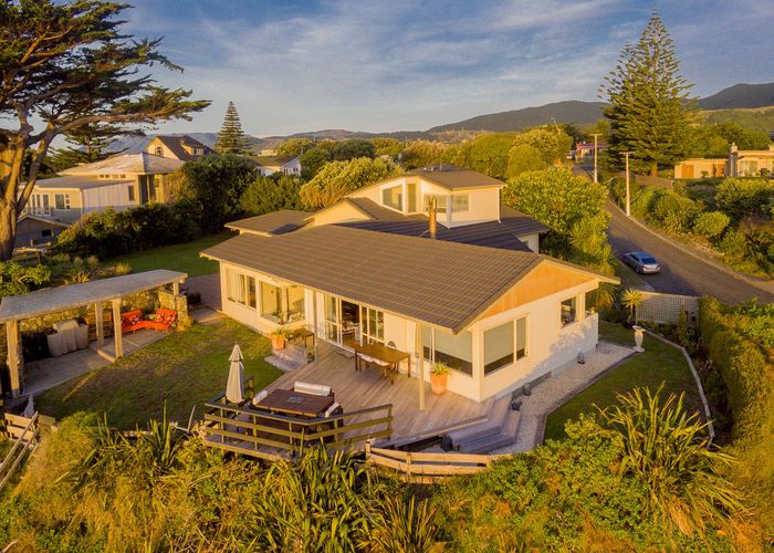  at 4 Aotea Road, Raumati South, Paraparaumu