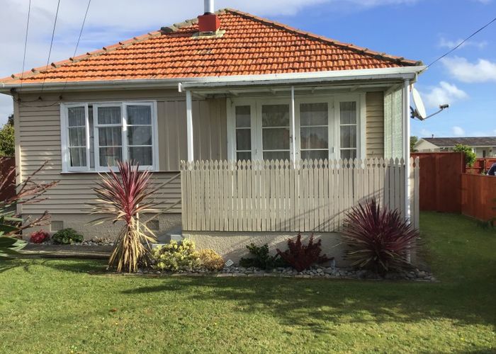  at 8 Lincoln Place, Levin, Levin