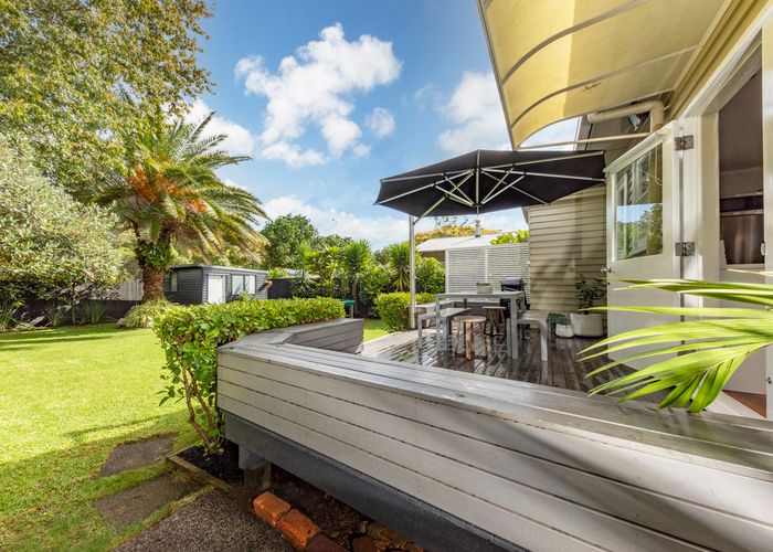  at 15 Hull Place, Onehunga, Auckland