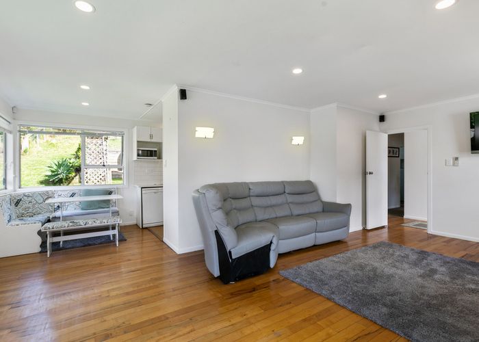  at 1/21 Taurus Crescent, Beach Haven, Auckland