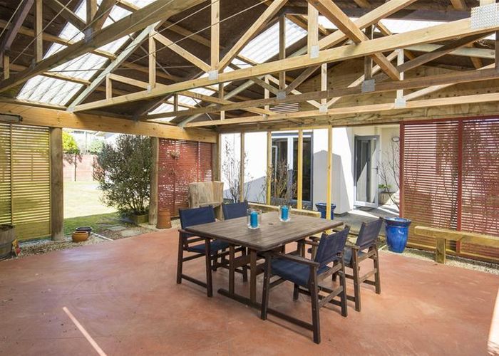  at 10 Silver Pine Avenue, Woodridge, Wellington