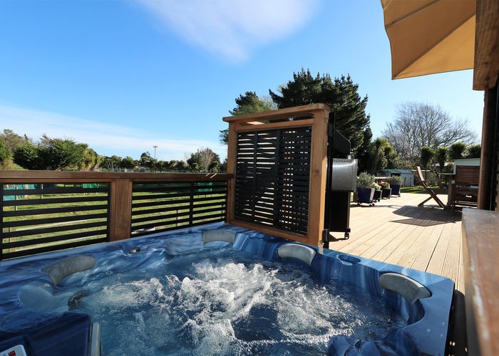  at 89 Costley Street West, Carterton