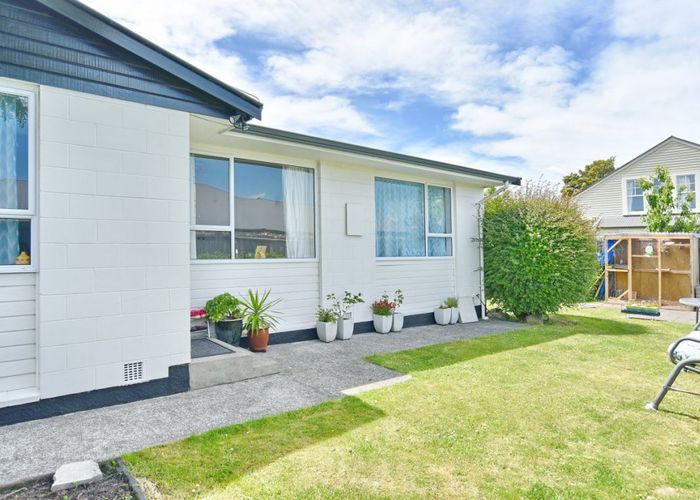  at 2/25 Blighs Road, Strowan, Christchurch