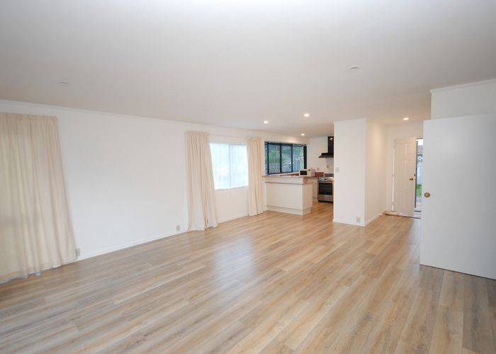 at 1/16 Centorian Drive, Windsor Park, Auckland