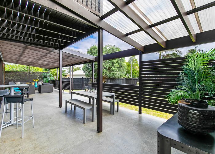  at 6 Compass Place, Te Atatu Peninsula, Auckland