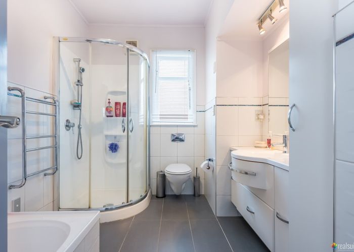  at 33 Fairfield Avenue, Fairfield, Lower Hutt