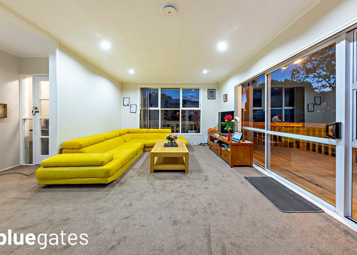  at 18 Cramond Drive, Mangere East, Auckland