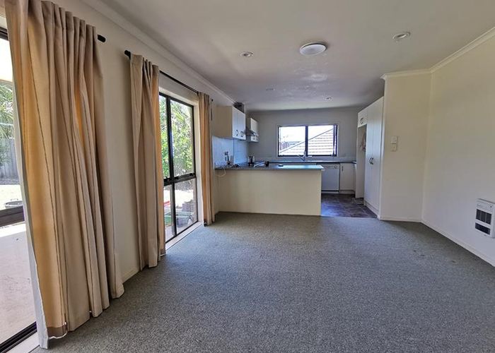 at 21 San Pedro Place, Henderson, Auckland