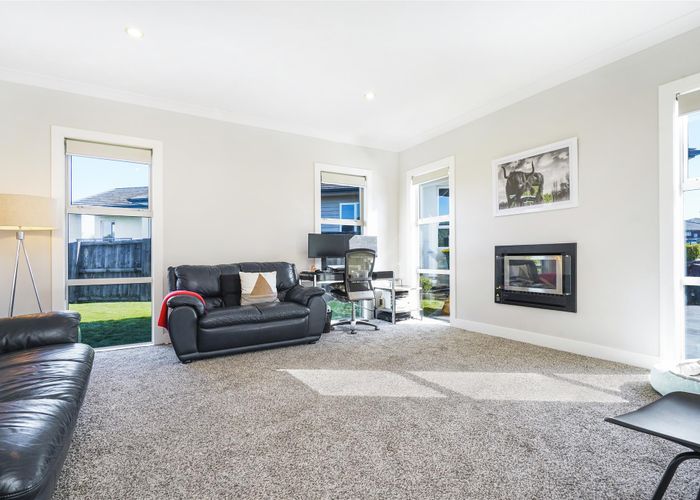  at 9 Trent Lane, Flagstaff, Hamilton