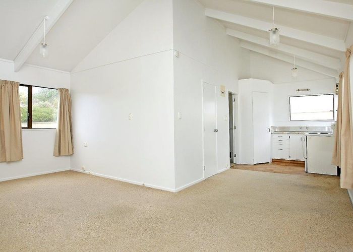  at 6 Trent Street, Island Bay, Wellington