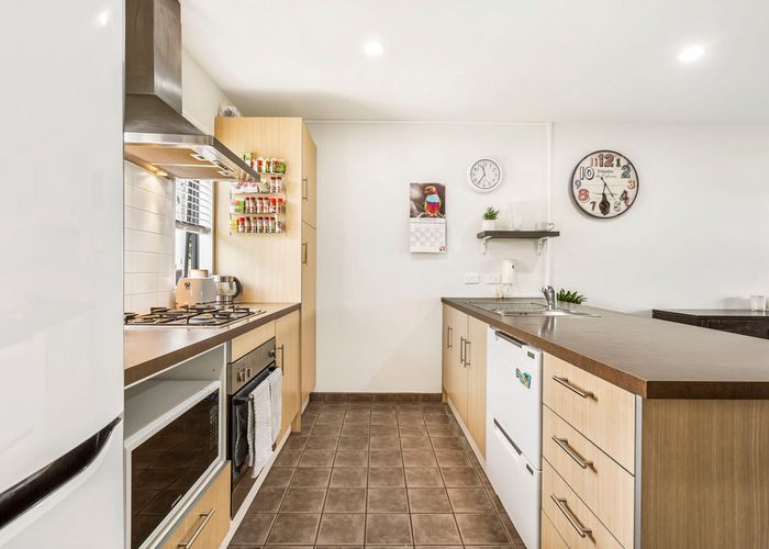  at 60/42 Holly Street, Avondale, Auckland