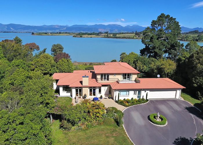  at 112 Bronte Road East, Bronte