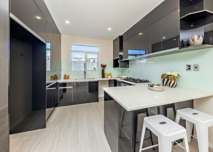  at 6 Anahere Lane, Hillsborough, Auckland