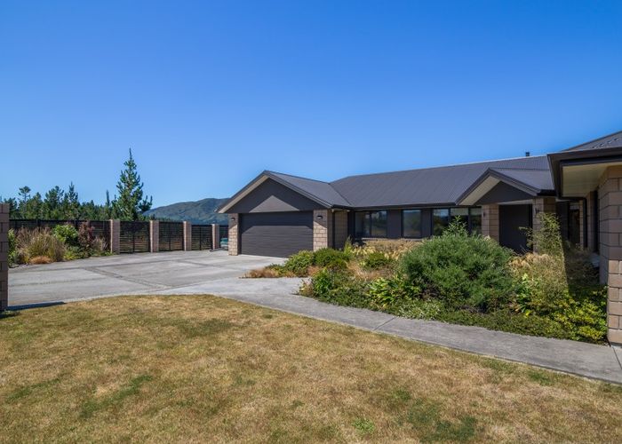  at 6 Mckenzie Way, Timberlea, Upper Hutt