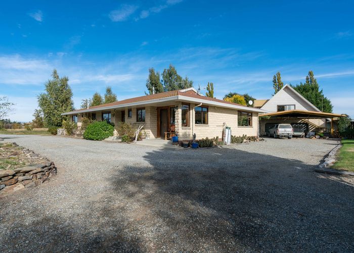  at 7165 Wedderburn-Becks Road, Wedderburn