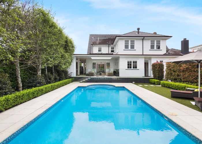 at 54 Bassett Road, Remuera, Auckland