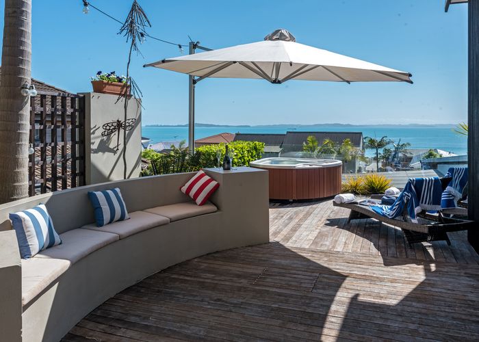  at 2/25 Rogers Avenue, Eastern Beach, Auckland