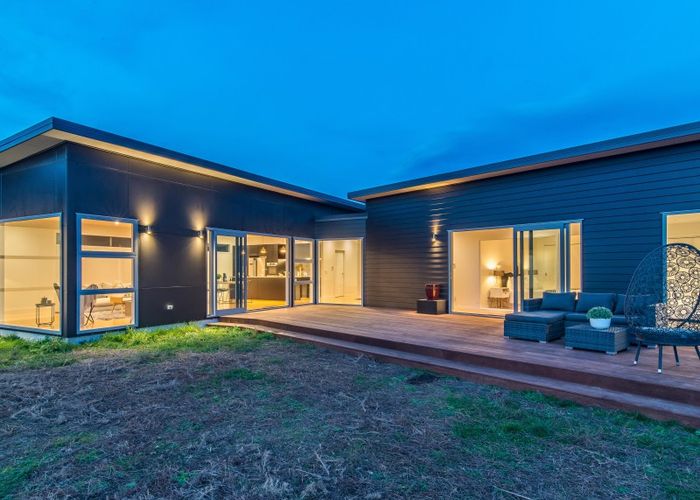  at 89 Stratton Street, Normandale, Lower Hutt