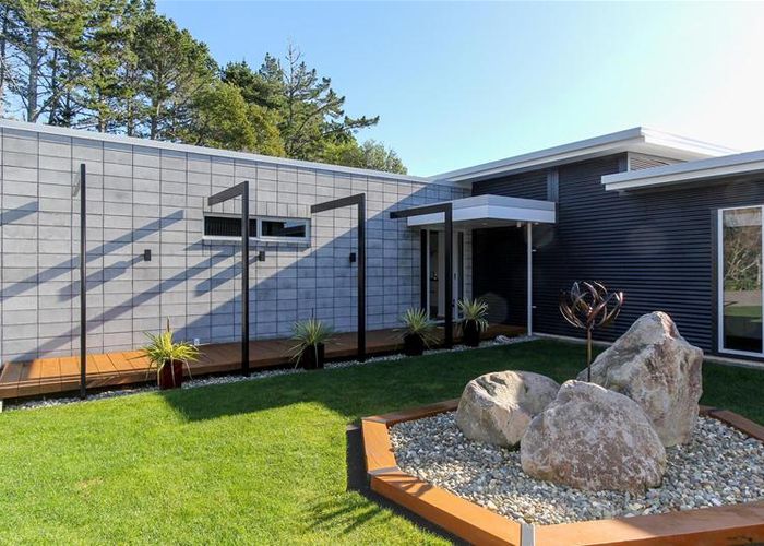  at 1311 Egmont Road, Inglewood