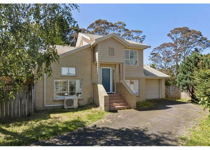  at 2 Sheriff Place, Randwick Park, Auckland