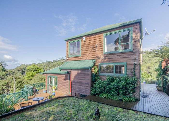  at 907 West Coast Road, Waiatarua, Auckland