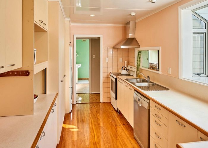  at 18 Wyndrum Avenue, Waterloo, Lower Hutt