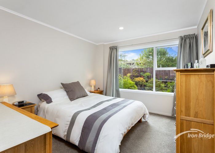  at 2/2 Keldale Place, Forrest Hill, Auckland