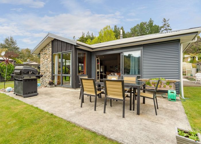  at 186 Plateau Road, Te Marua, Upper Hutt