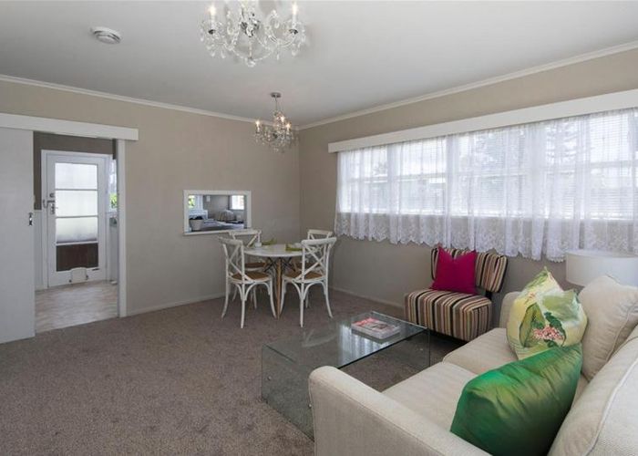  at 1/60 Ridge Road, Howick, Auckland