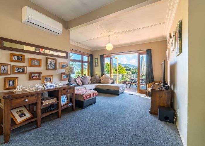  at 10 Castlewood Road, Company Bay, Dunedin