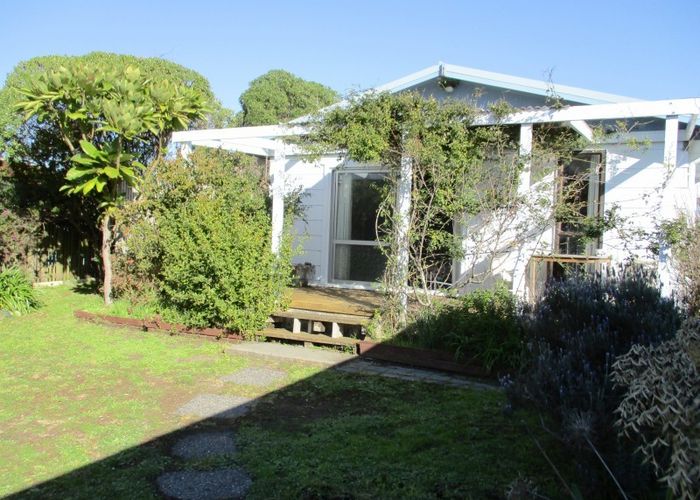  at 7 Reeves Street, Waikanae Beach, Waikanae