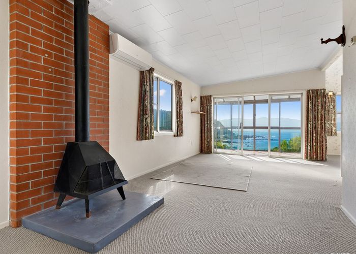  at 24 Knoll Street, Island Bay, Wellington
