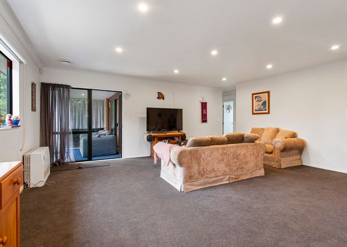  at 123 Pooks Road, Ranui, Auckland
