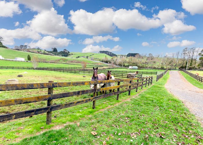  at 814 Paparata Road, Bombay