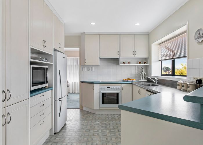  at 10 Galloway Crescent, Farm Cove, Auckland