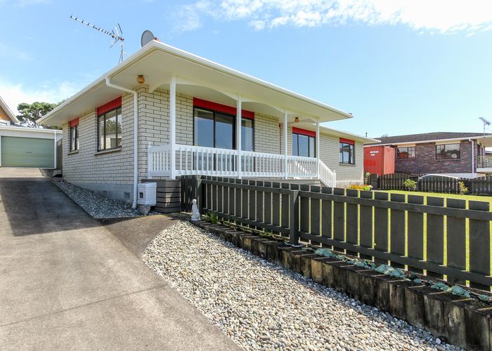  at 8 Virginia Place, Whalers Gate, New Plymouth