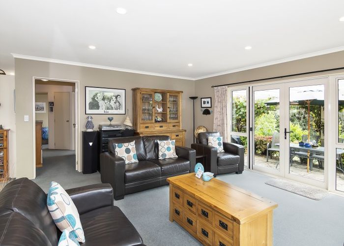  at 6 Redere Place, Richmond