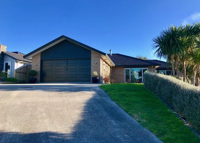  at 20 Fairway Oaks Drive, Waikanae Beach, Waikanae