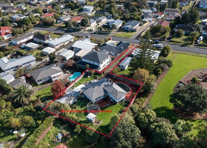  at 27 Kaikoura Street, Henderson, Auckland