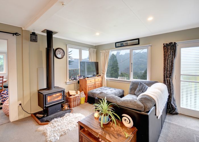  at 4 Solar Terrace, Broad Bay, Dunedin