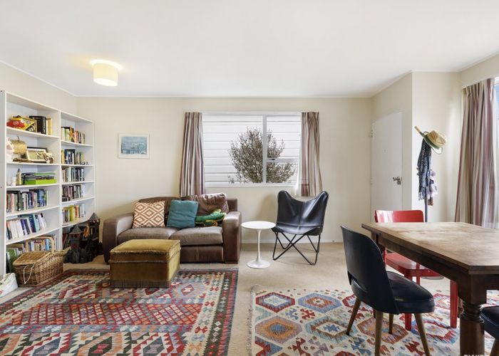  at 8A Childers Terrace, Kilbirnie, Wellington