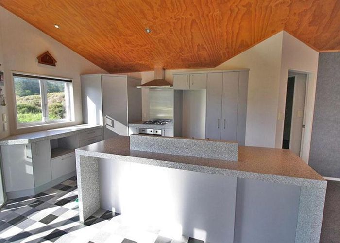 Free property data for 124A Kon Tiki Road, Whiritoa homes.co.nz