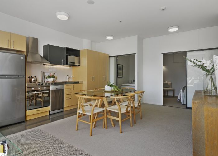  at 302/17 Putney Way, Manukau, Auckland