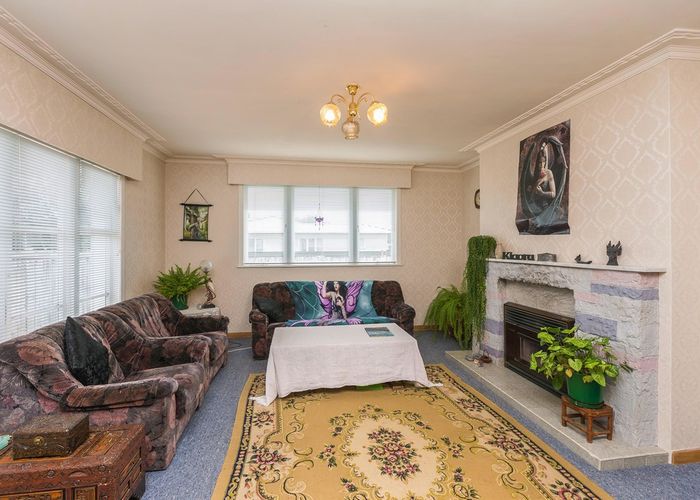  at 21 Peachgrove Road, Te Atatu Peninsula, Auckland