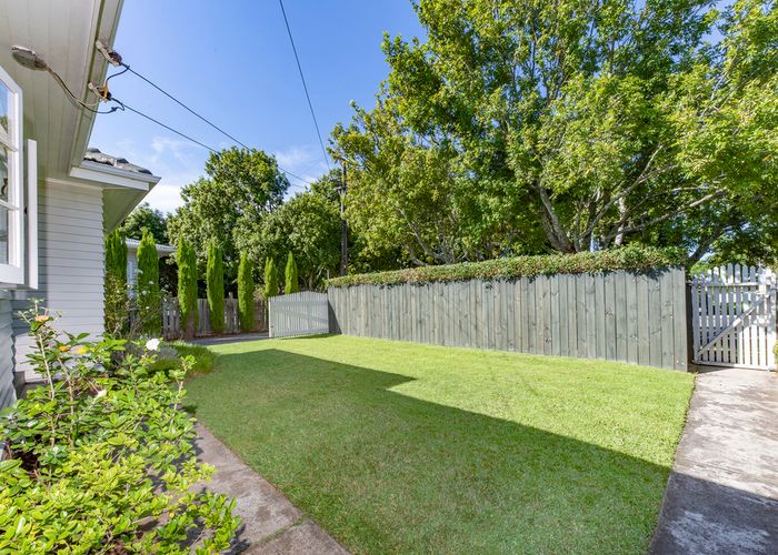  at 16 Jordan Avenue, Onehunga, Auckland