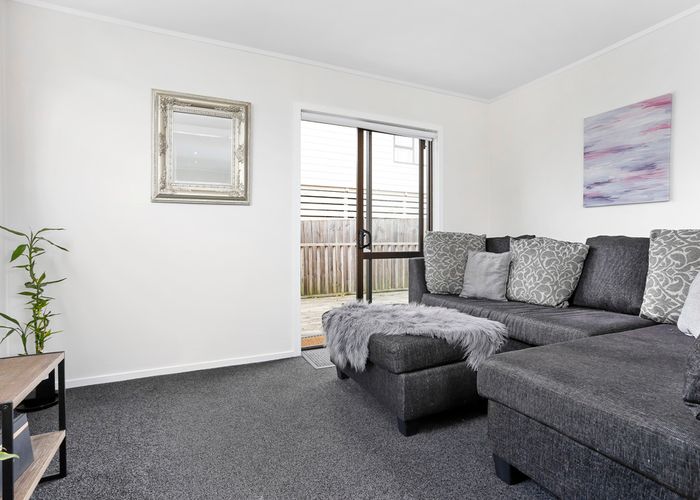 at 2/185A Royal Road, Massey, Auckland