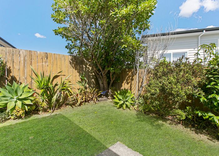  at 6 Crows Road, Swanson, Auckland
